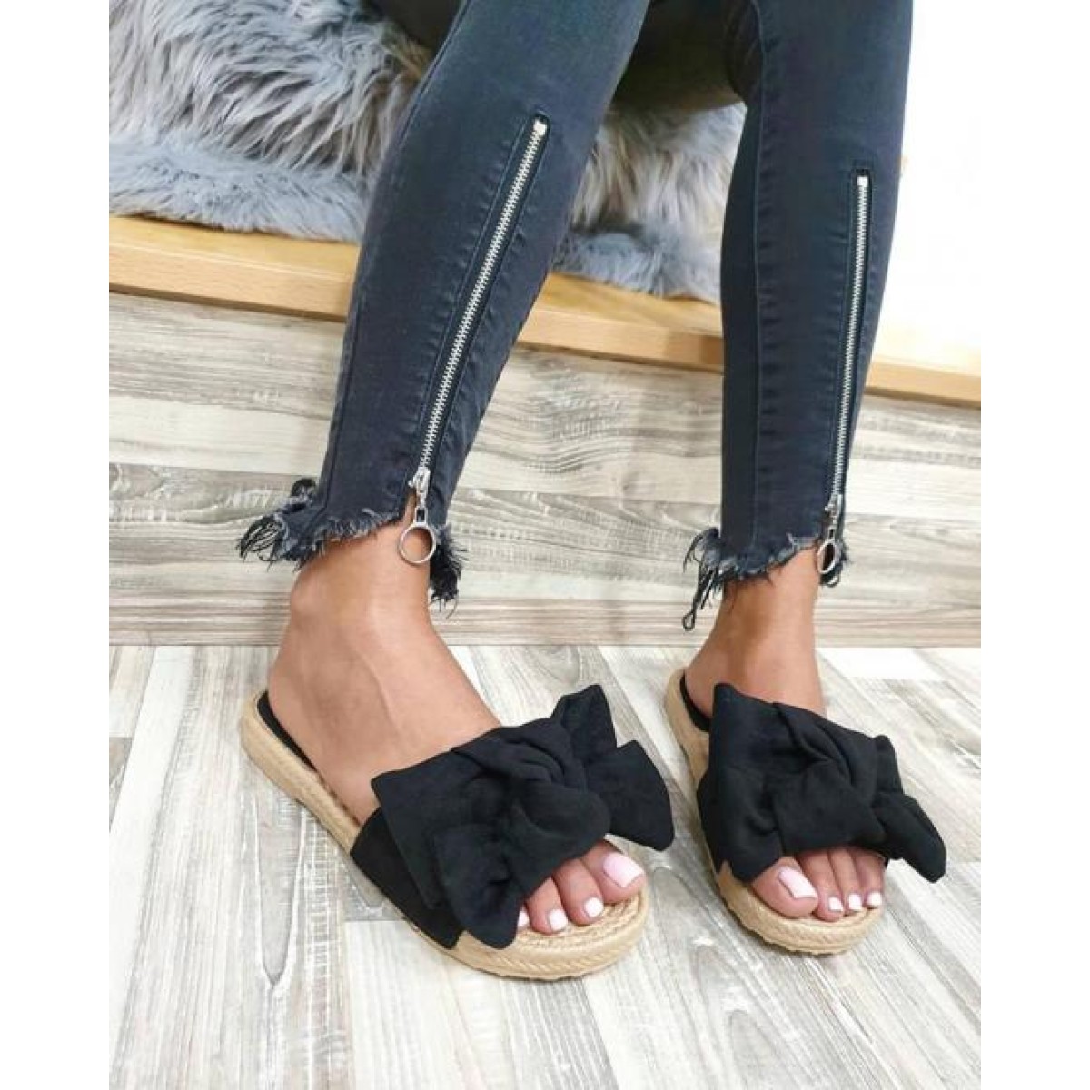 ΓΥΝΑΙΚΕΙΕΣ ΣΑΓΙΟΝΑΡΕΣ